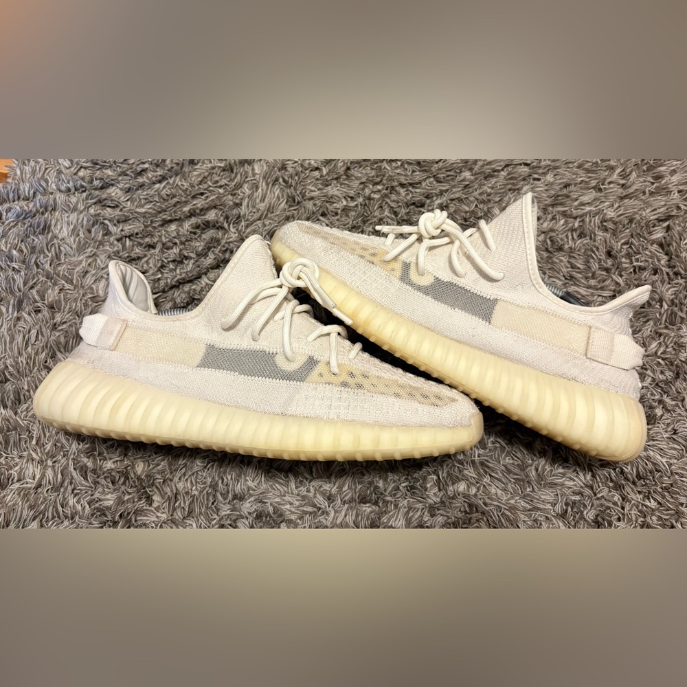 Yeezy boost 350 v2 “BONE” size 12 100$ OBO